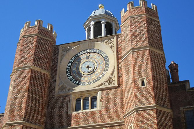 Hampton Court Palace 3hr tour: Henry VIII's & William III's intriguing Palaces - Meet Sandy Rhodes, the small-group advantage you will feel fast