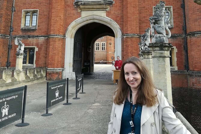 Hampton Court Palace Private Guided Tour - A calmer way to see Hampton Court, without crowd pressure