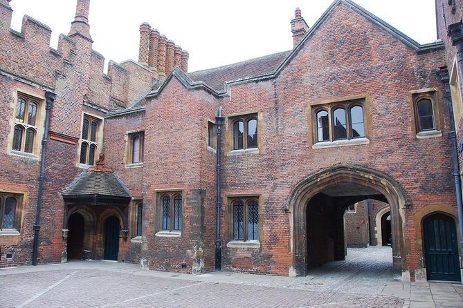Hampton Court Palace Private Tour - Secrets of Henry VIII - Should You Book This Hampton Court Palace Private Tour?