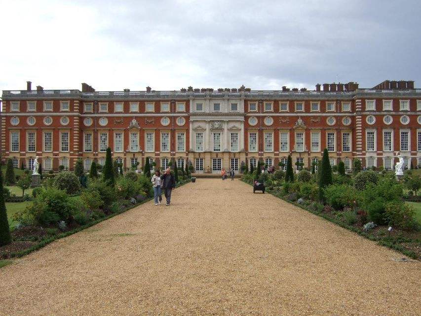 Hampton Court Palace Private tour With Fast Track Entry - Price and Value: Is $431 Per Person Worth It?