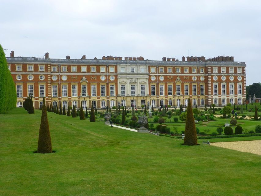 Hampton Court Palace Private tour With Fast Track Entry - From Soho to the Palace: Chauffeur Pickup and Live Commentary