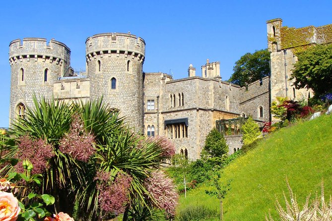 Hampton Court Palace & Windsor Castle Private Car Tour from London - What your guide choice really changes: driver-guide vs separate tour guide