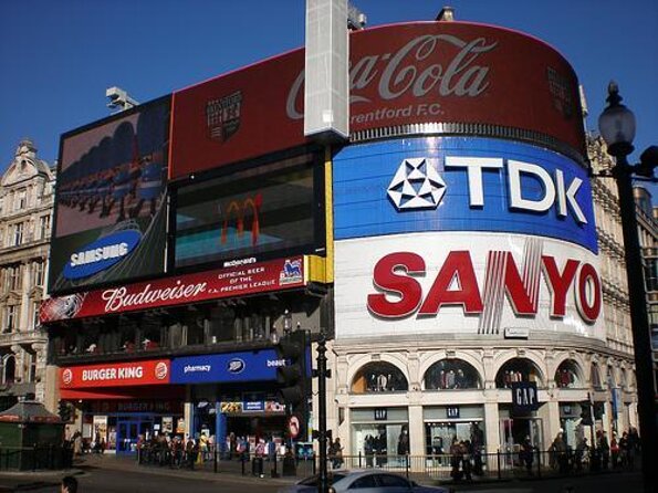 Hard Rock Cafe Piccadilly Circus with Set Menu for Lunch or Dinner - Key things to know before you go