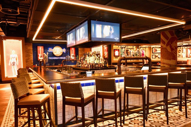 Hard Rock Cafe Piccadilly Circus with Set Menu for Lunch or Dinner - Check-in at Piccadilly: mobile ticket, plus one smart backup