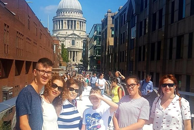 Harry Potter - Private London Taxi Tour - Hardy’s-Style Sweet Stop, Then the Magic Money Moment