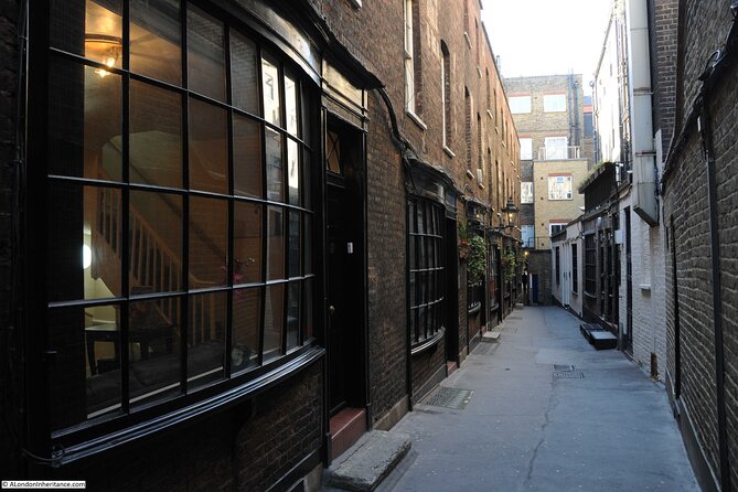 Harry Potter Tour & Magical Afternoon Tea - London Bridge, then Soho tea at The Wands & Wizard Exploratorium