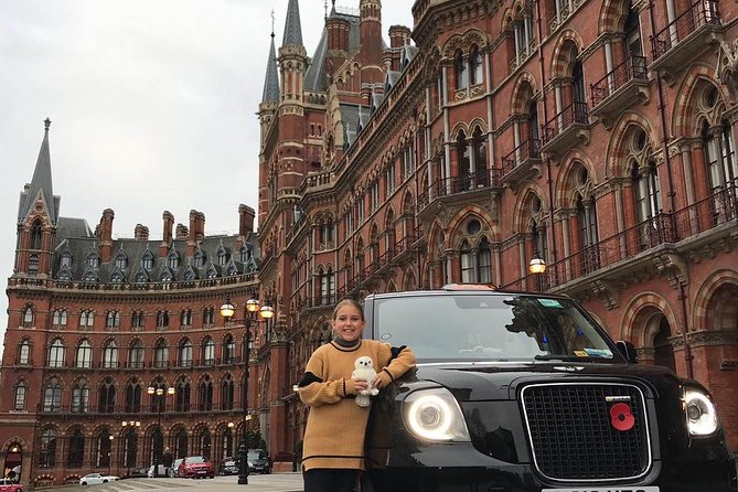 Harry Potters Magical Black Taxi Tour London - St Pancras International: the Weasley flying car moment