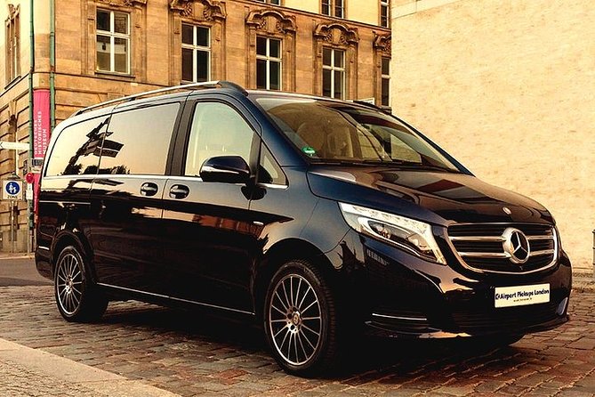 Heathrow Airport to Bristol private taxi transfers - Timing Your Pickup After Customs and Luggage (So You Avoid Fees)