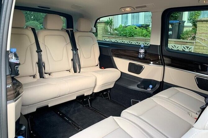 Heathrow Airport To Oxford Private Transfer - Where You Meet Your A44 Taxis Driver at Heathrow Terminals 2 to 5