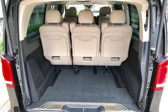 Heathrow to London City Centre – Premium Chauffeur Transfer - Meeting your chauffeur, from terminal greeting to luggage help