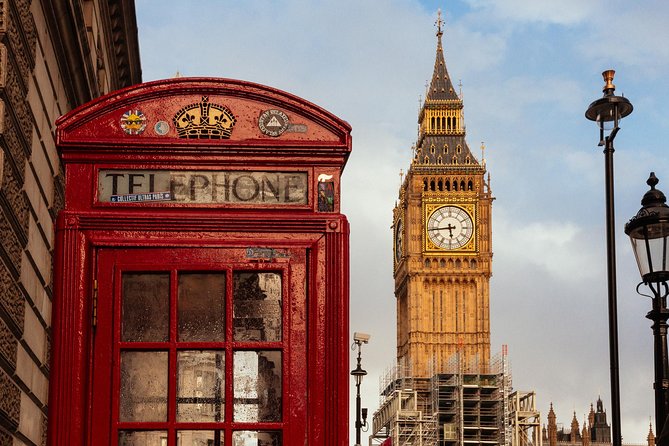 Highlights & Hidden Gems With Locals: Best of London Private Tour - Stop 3: Trafalgar Square and St Martin-in-the-Fields (About 1 Hour)