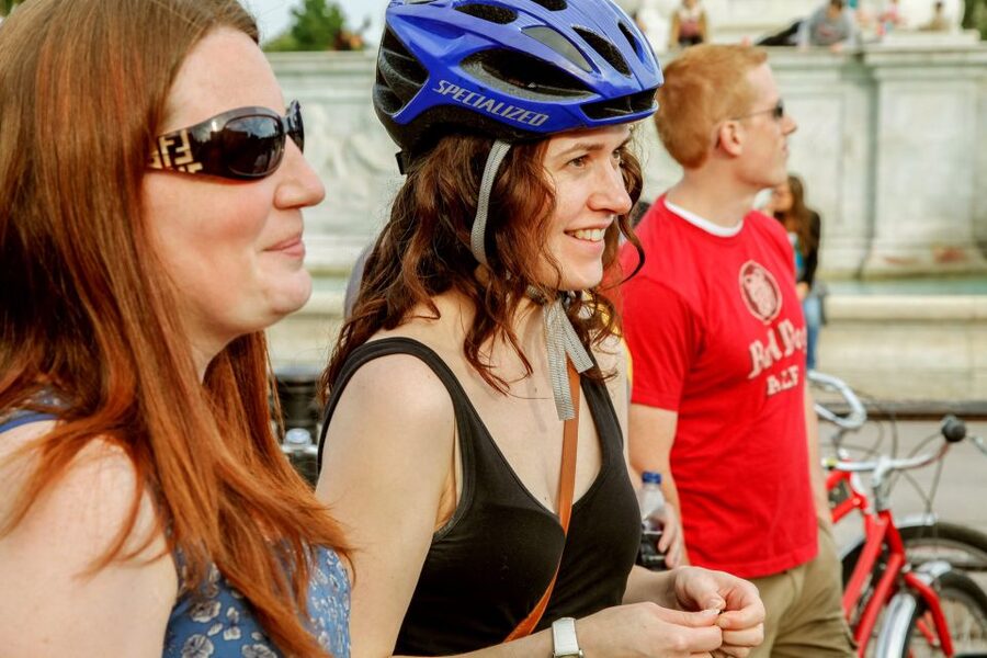 Highlights of Royal London Bike Tour (3 Hours) - Guides who make the royal story feel human