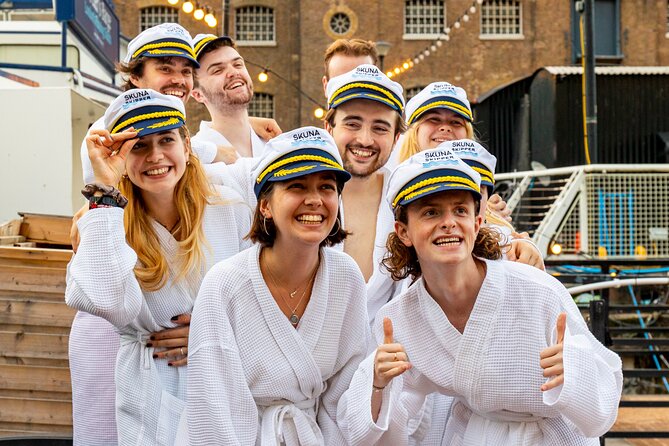 Hot Tub Boat Tour in London - London's most unique tour - Canary Wharf for skyline views, photos, and Docklands energy