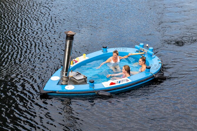Hot Tub Boat Tour in London - London's most unique tour - Drinks on board: a bar option with a limit