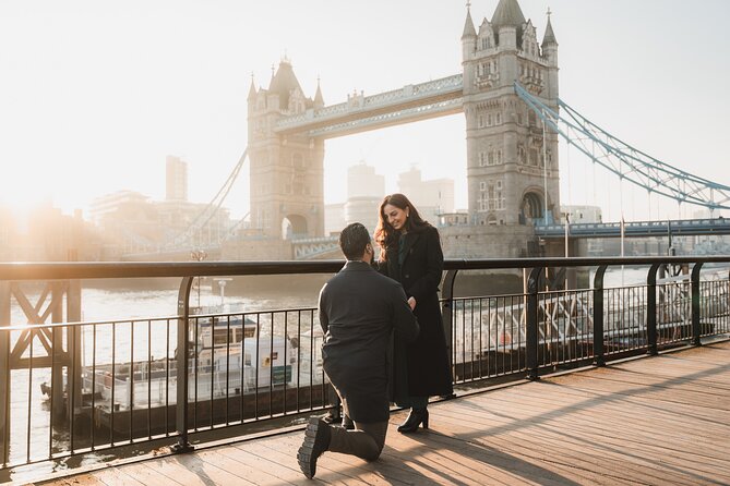 Iconic London Portraits Tour with Expert Local Photographer - How this London portraits session beats the selfie scramble