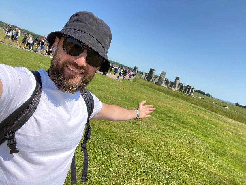 Individual trip to Stonehenge including pickup and drop off - The Audio Guide Option: Listening in Your Own Language