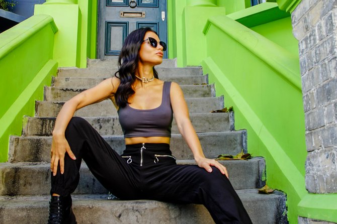 Instagrammable photos in Notting Hill - The posing coaching that makes first-timers feel normal on camera