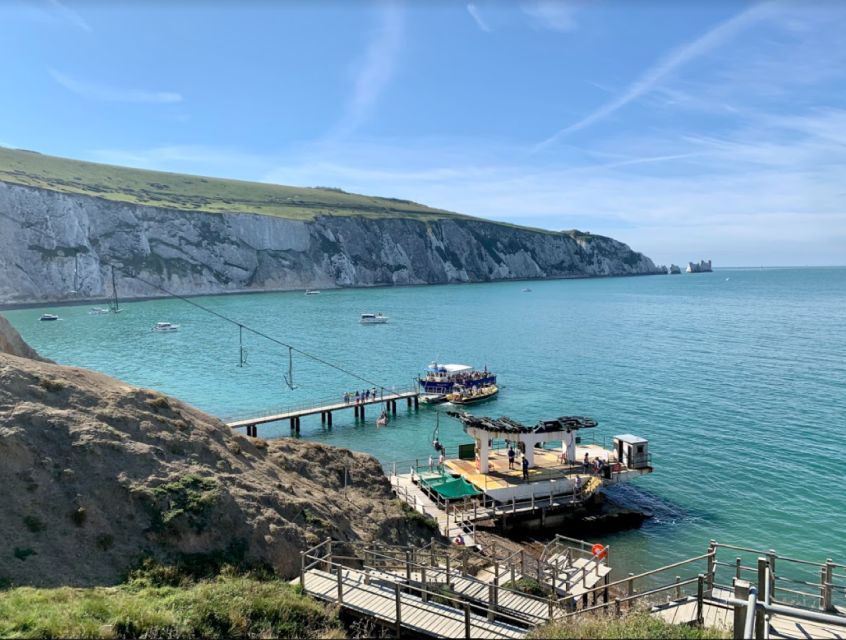 Isle of Wight Day Trip from London - Godshill: thatched cottages and a model village kind of day