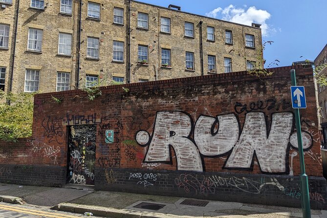 Jack the Ripper Tour: Murder, Mystery, & the Women of Whitechapel - Group Size and Pace: What a Max of 20 Does for You