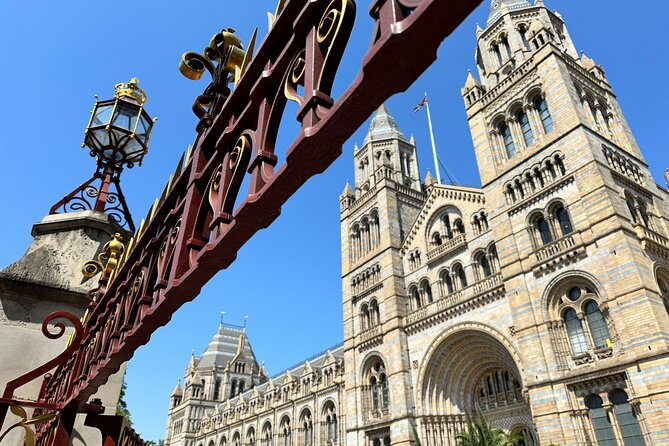 Kid-Friendly Natural History Museum & Dinosaurs Private Guided Tour in London - Why a Private Kid Tour Works Better at the Natural History Museum