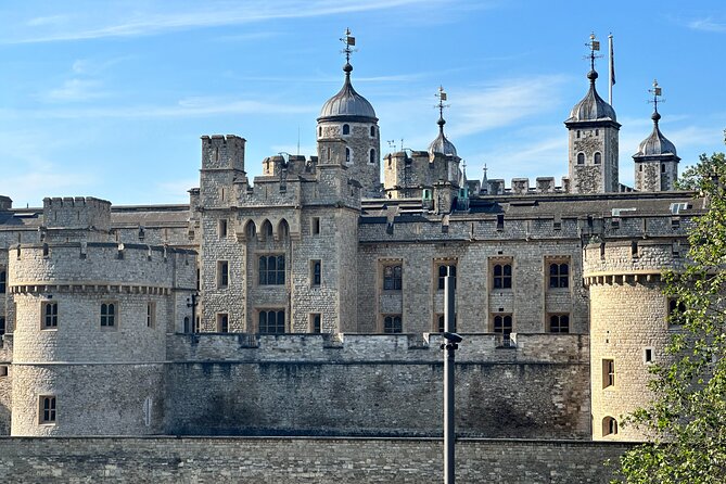 Kid-Friendly Private Tower of London Tour with Blue Badge Guide - Meeting at the Tower of London Welcome Centre and first-time logistics