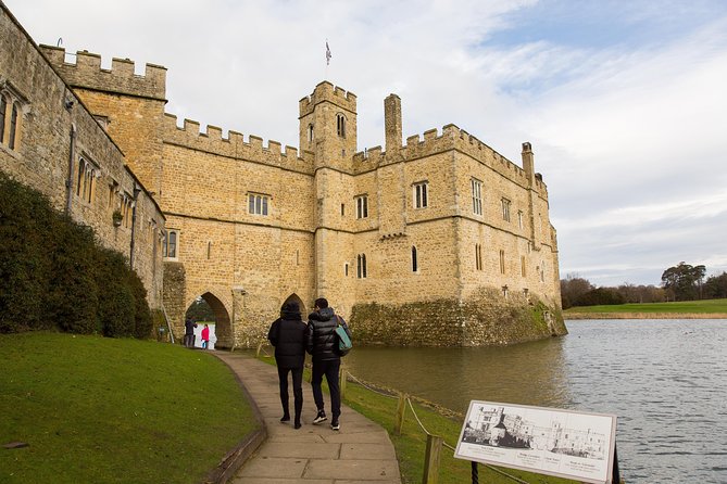 Leeds Castle, Cliffs of Dover and Canterbury Day Trip from London with Guided Cathedral Tour - White Cliffs of Dover and Dover Castle Views: The Photo-First Moment