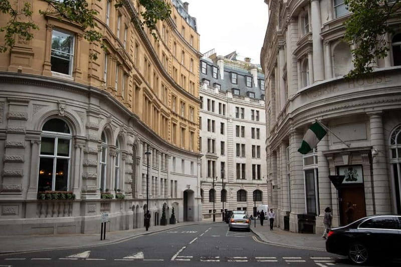 Lights, Camera, London! Movie Locations Walking Tour - Shakespeare’s Globe and the film-friendly logic of the riverfront