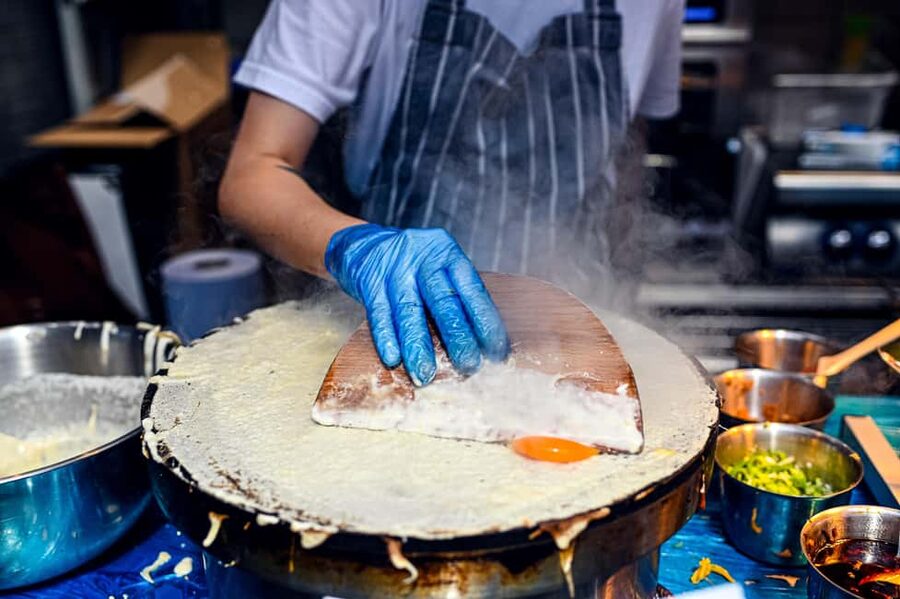 London: 3.5-Hour Shoreditch Street Food Tour - A historic pub ale stop, where the East End feels like a place
