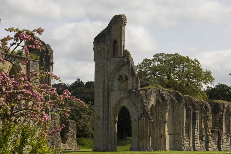 London: 3-Day Stonehenge, Bath & South West Coast Tour - Getting oriented: Victoria meet-up and how the route works