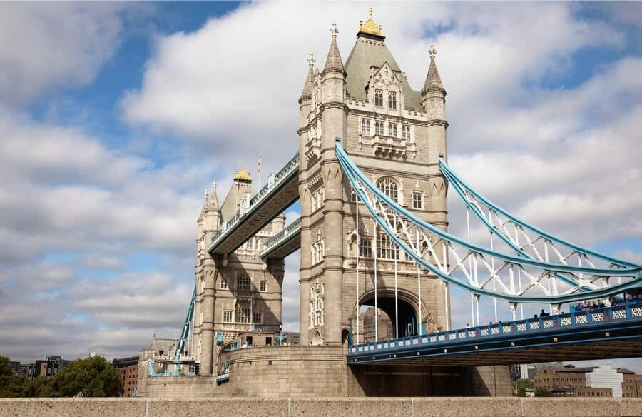 London: 3 Days of Must-See Attractions including London Eye - Day 2: Tower of London and the east-side classics