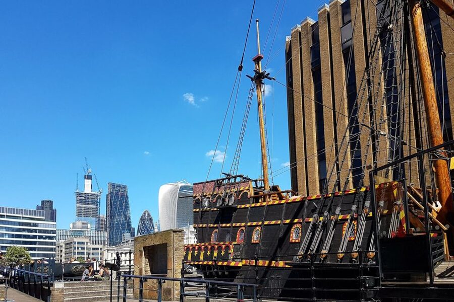 London: 30 London Sights Guided Walking Tour - Shakespeare’s Globe, the Clink Prison, and a few Harry Potter filming spots