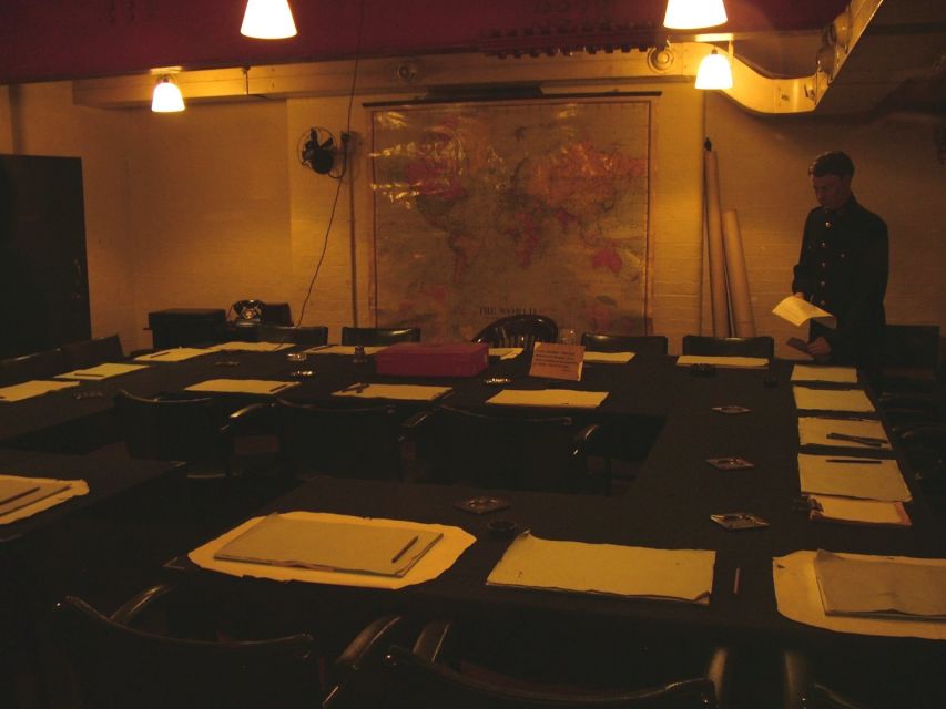 London: 30 Top Sights and Churchill War Rooms Tour - London Bridge to Tower highlights: Shakespeare, the riverfront, and fortress energy