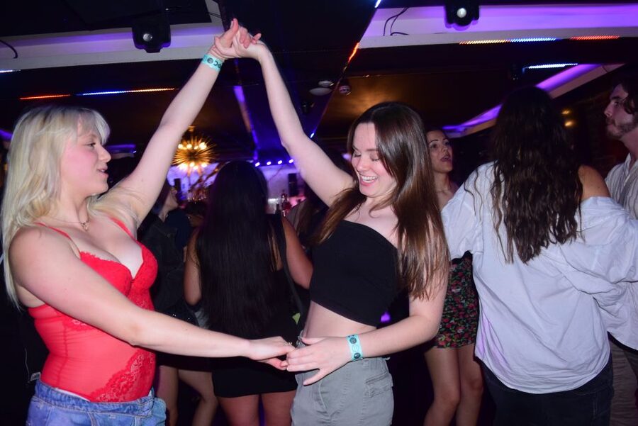 London: 4 Soho Nightclubs Crawl - The Zoo Bar start: how the evening kicks off