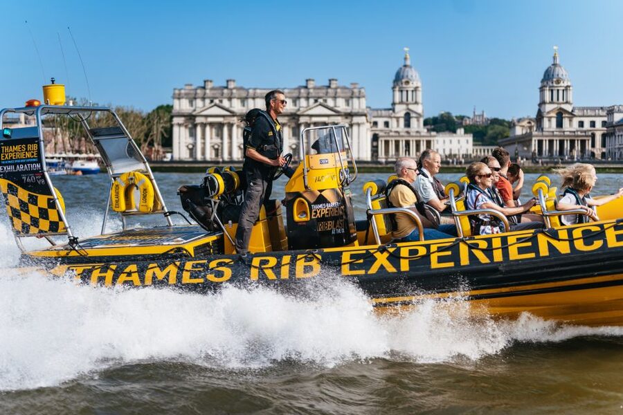 London: 45-Minute Speedboat Sightseeing Tour - The speed moment: why the music and throttle pairing is so effective