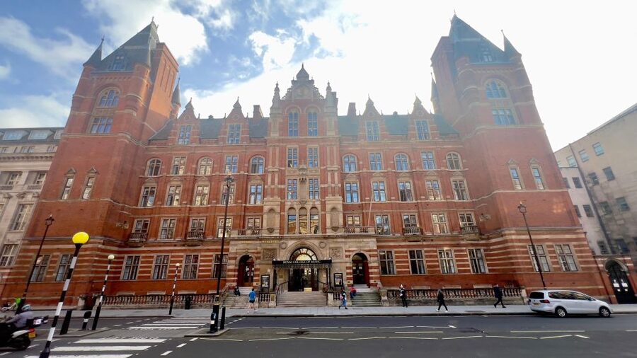 London: 5-Hour Private Tour with Pickup - Tower of London: Fortress Views in a Short Walk