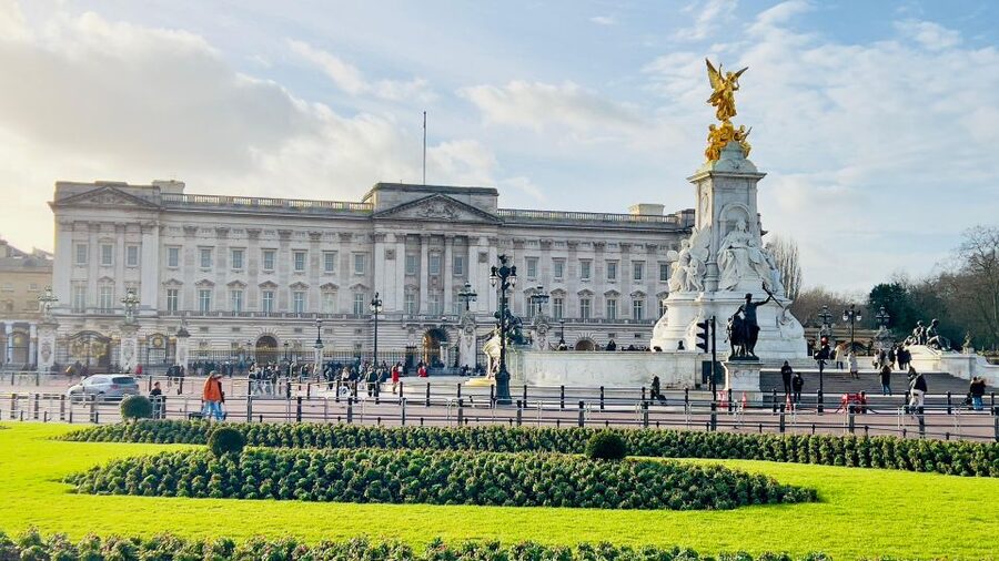 London: 5-Hour Private Tour with Pickup - Covent Garden and Trafalgar Square: Culture Stops Without the Time Sink