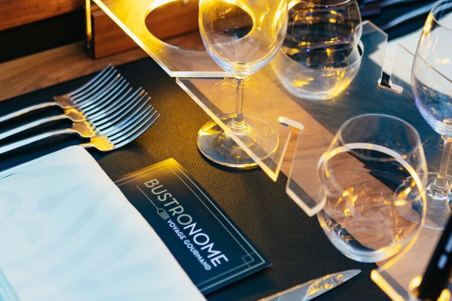 London: 6-Course Gourmet Dinner on a Luxury Coach - The 6-course menu: French and British flavors, served hot