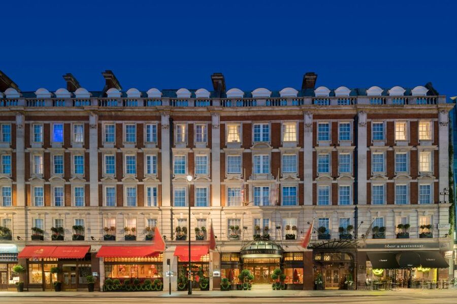 London: Afternoon Tea at The Rubens at the Palace - The pastry course, from chocolate to blackberry to citrus