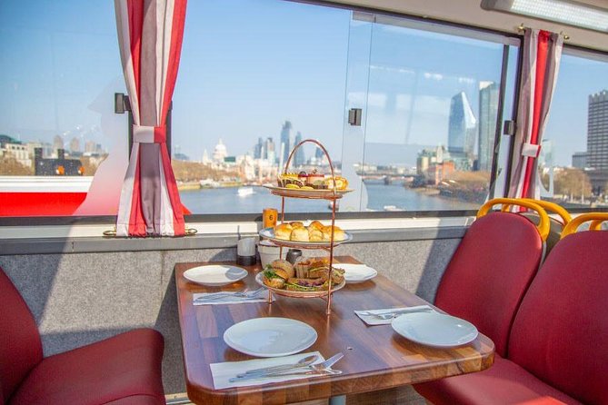 London Afternoon Tea Bus and Panoramic Tour on Lower Deck - Commentary, Music, and the Live-Guide Question