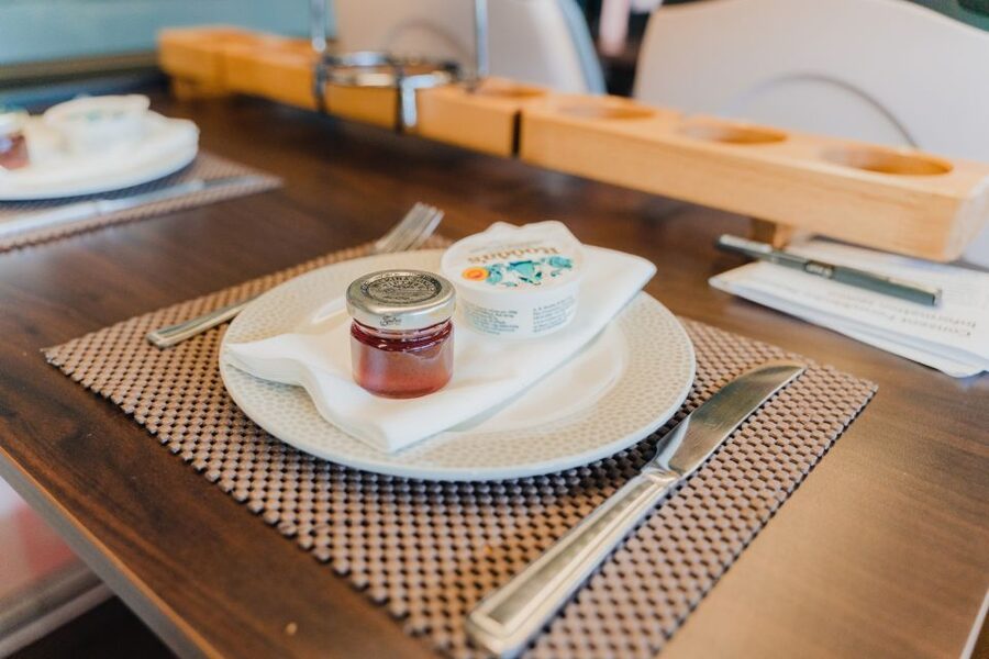 London: Afternoon Tea Bus with a Glass of Prosecco - What You Really Get in 90 Minutes (Plus Prosecco)