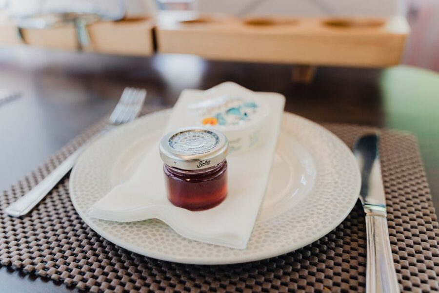 London: Afternoon Tea Bus with a Glass of Prosecco - Should You Book This London Afternoon Tea Bus?