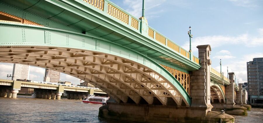 London: App-Based Walking Tour with 30 Stops - Key highlights you will actually feel on the walk