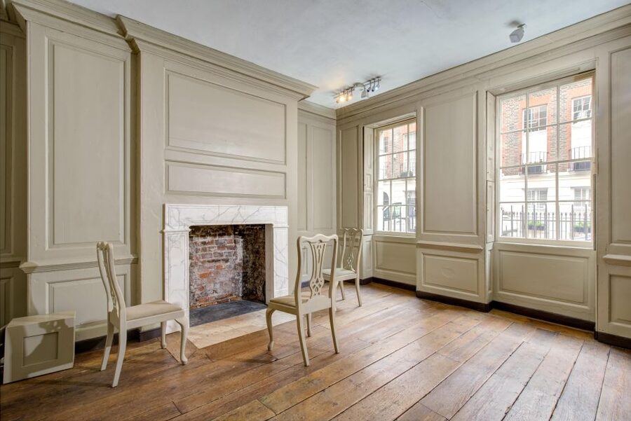 London: Architecture Tour of Benjamin Franklin House - The ground-floor rooms: Craven Street Bones and Georgian kitchen talk