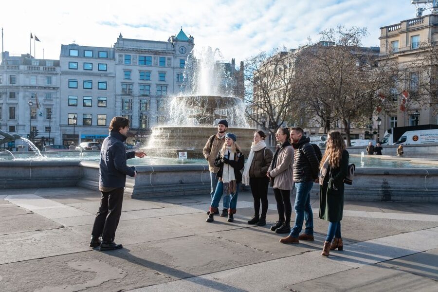 London: Best Landmarks Walking Tour - The Mall to Buckingham Palace: the royal finale without the ticket hassle