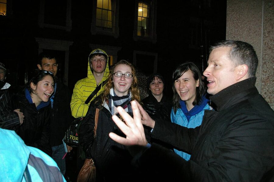 London: Beyond Jack the Ripper Serial Killers Walking Tour - Declan’s style: clear, interactive, and careful with tone