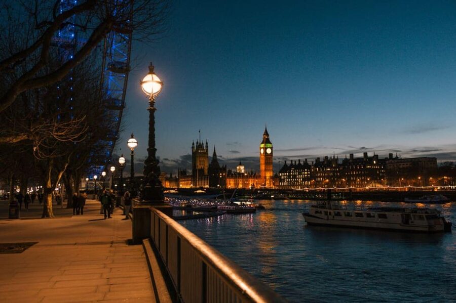 London: Big Bus Panoramic Evening Tour by Open-Top Bus - Westminster Abbey and Houses of Parliament: The Political Center Turns Scenic