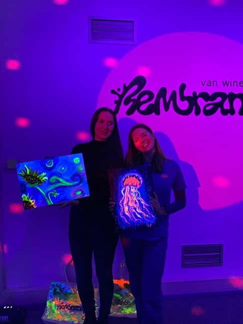 London: Bottomless Sip & Paint in the Dark - Key things I’d mark on your London night-out plan