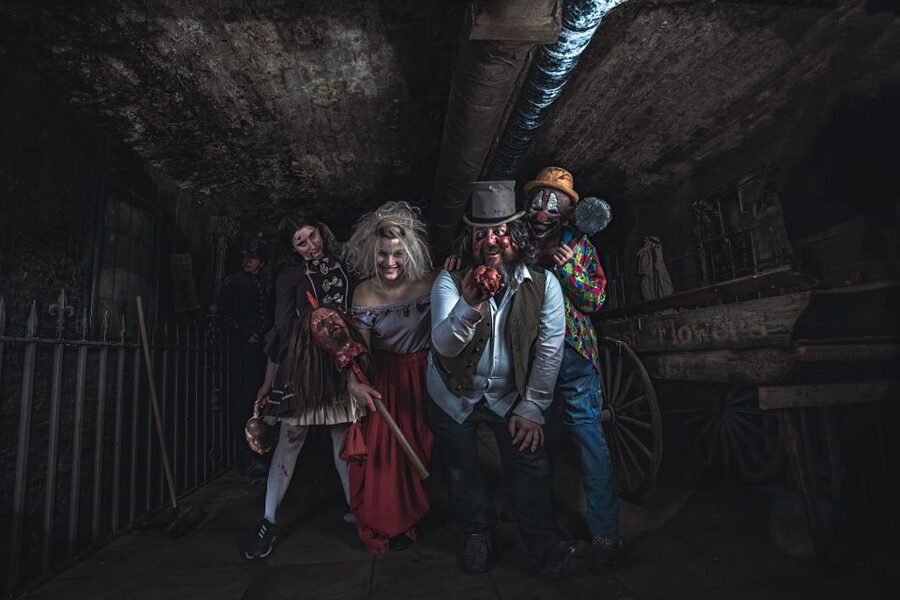 London Bridge Experience and Tombs Entrance Ticket - Getting there under Tooley St: find the entrance, wear the right stuff