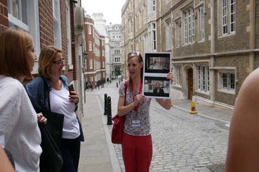 London: Bridget Jones 2–Hour Walking Tour - Why Bridget Jones film locations feel different from regular sightseeing