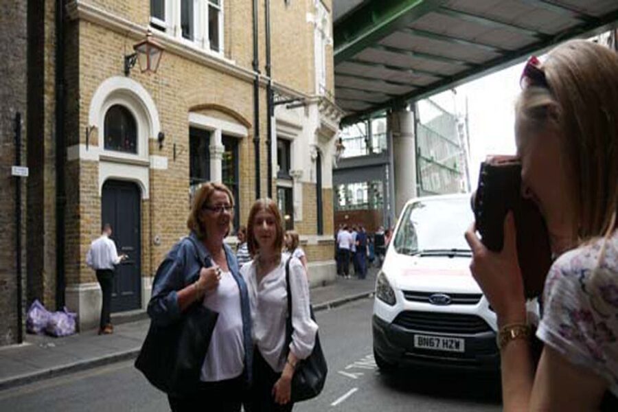 London: Bridget Jones 2–Hour Walking Tour - Meeting at Temple Underground Station Exit, and what to do first